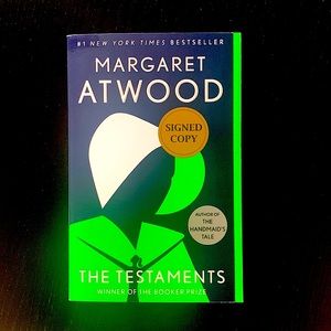 *SIGNED* The Testaments by Margaret Atwood. Paperback book.